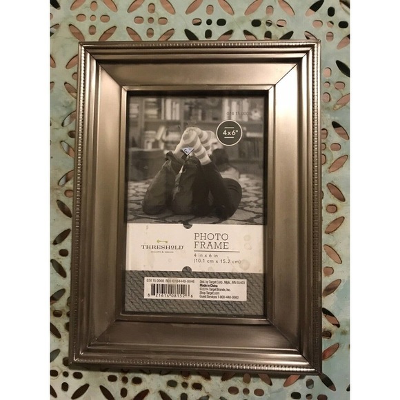 Threshold Photo Frame Brushed Metal 4"X6" NWOT - Picture 1 of 6
